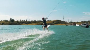 Wakeboard sporları kız