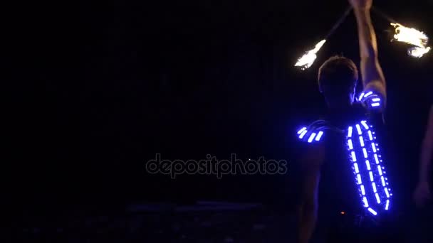在夜间发光的服装 led 的显示性能 — 图库视频影像