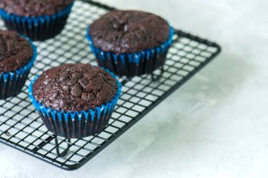 Homemahomemade zengin çift çikolatalı kek çikolatalı ile