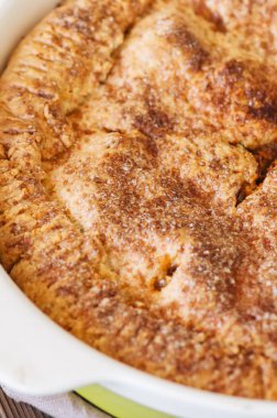 Geleneksel Amerikan elmalı turta seramik form ve malzemeler