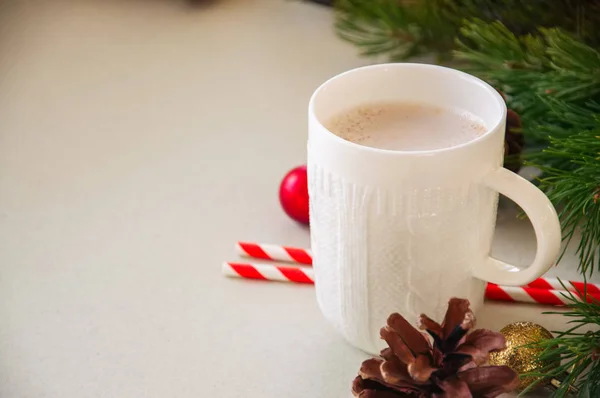 圣诞节背景与一杯咖啡 — 图库照片