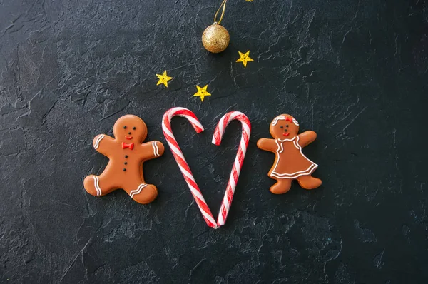 Fundo festivo de Natal, Cookies com imagem de pão de gengibre — Fotografia de Stock