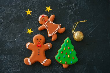 Neşeli Noel arka plan, zencefilli kurabiye adam ve kız tanımlama bilgileri, 