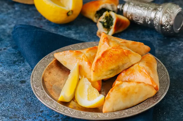 Iftar alimento durante ramadán, árabe y Oriente Medio alimentos cóncavo —  Fotos de Stock