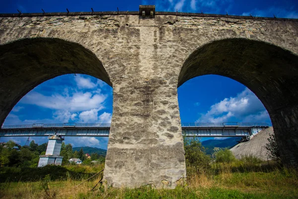 Európa leghosszabb régi történelmi kő vasúti híd — Stock Fotó