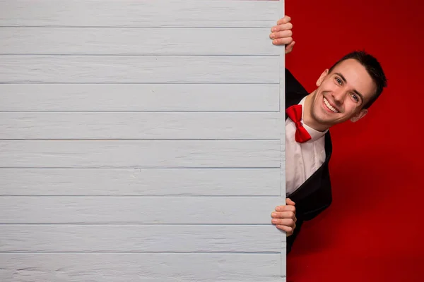 Ung Smilende Mann Med Blått Blankt Brett Kjekk Forretningsmann Som – stockfoto
