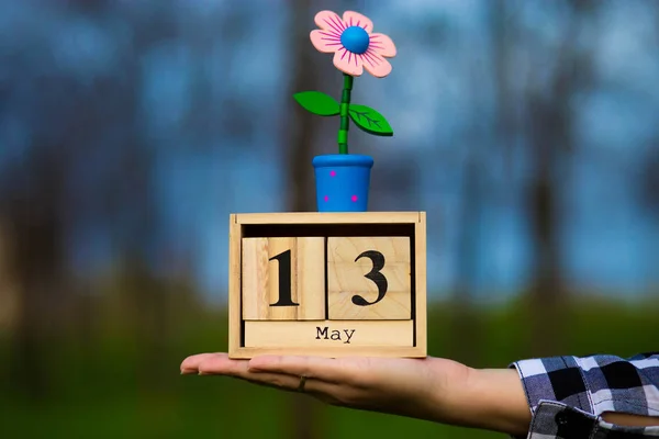 13 May Happy Mothers Day message with wooden block calendar