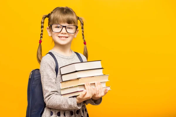 Volta Conceito Escola Retrato Pouco Sorrindo Menina Inteligente Criança Óculos — Fotografia de Stock