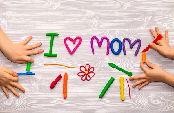 Μητέρες Ημέρα Ευχετήρια Κάρτα Πλαστελίνη Πρότυπο Κείμενο Διασκέδαση Παιδιών Χειροποίητα — Φωτογραφία Αρχείου