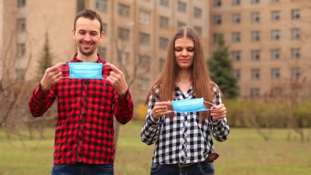 Loving Couple Wearing Protective Mask Outdoor Coronavirus Safety Life Wait — Stock Video