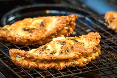 İstiridye omlet kadar kapatın.