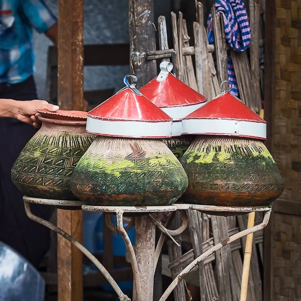 Toprak eşya kapatmak.