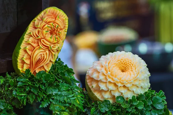 Oranžový Cantaloupe meloun Carving. — Stock fotografie