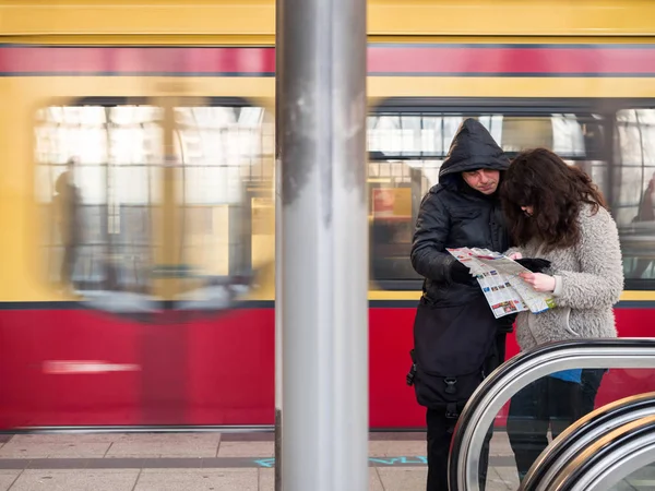 Touristen in Berlin lizenzfreie Stockfotos