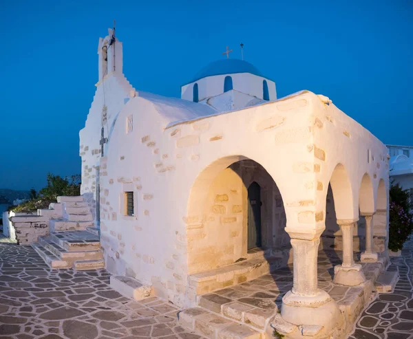 Pequena igreja em Paros — Fotografia de Stock