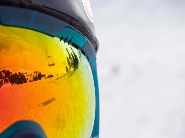 Reflection of a ski lifts in googles — Stock Photo, Image