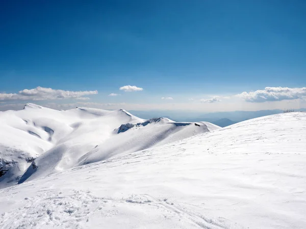 Paisaje de montaña con nieve — Foto de Stock