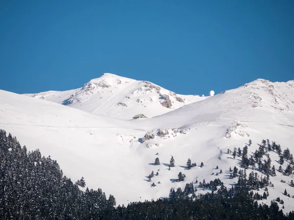 Landschap van berg met sneeuw — Stockfoto