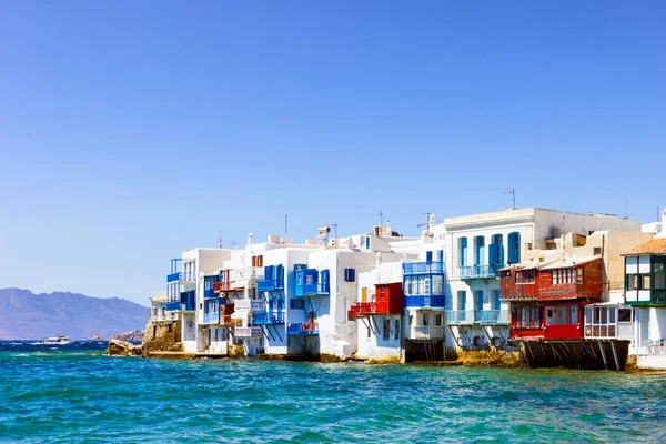 Casas à beira-mar na ilha de Mykonos — Fotografia de Stock