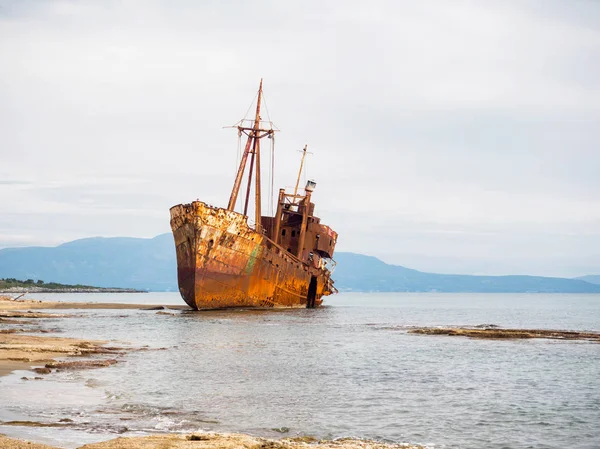 Altes Rostiges Schiffswrack Agios Dimitrios Strand Von Githeio Peloponnes Griechenland — Stockfoto