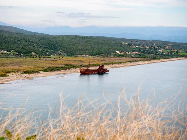 Velho Naufrágio Enferrujado Agios Dimitrios Praia Githeio Peloponeso Grécia — Fotografia de Stock