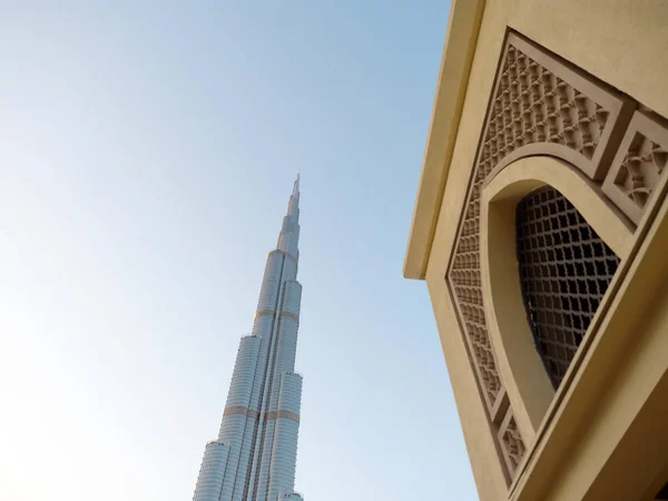 O edifício Burj Khalifa em Dubai — Fotografia de Stock