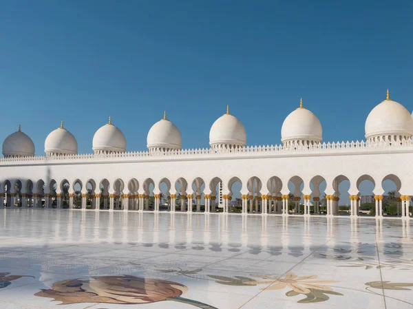 Великая мечеть шейха Зайеда — стоковое фото