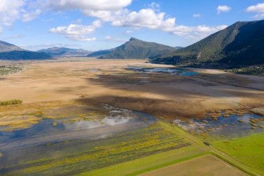 Yunanistan 'ın Mora kentindeki Stymphalia gölünün hava manzarası