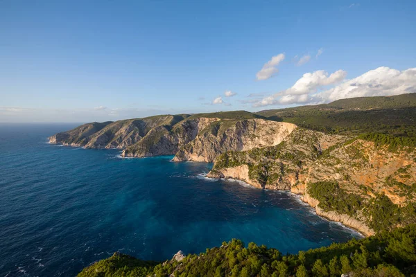 Yunanistan Zante Adasının Kuzey Tarafındaki Kayalıkların Manzarası — Stok fotoğraf