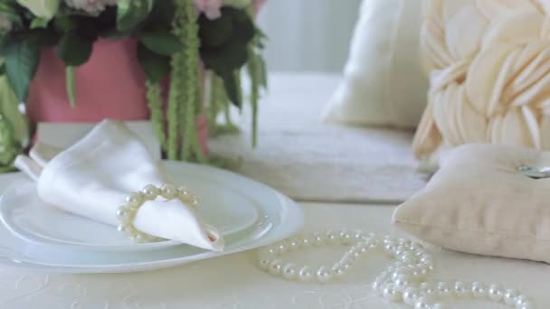 Dekoracje ślubne szkic na talerzu — Wideo stockowe