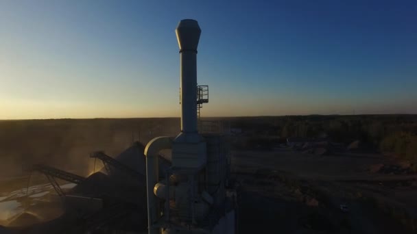 Antena granito pedreira pôr do sol, vista superior — Vídeo de Stock