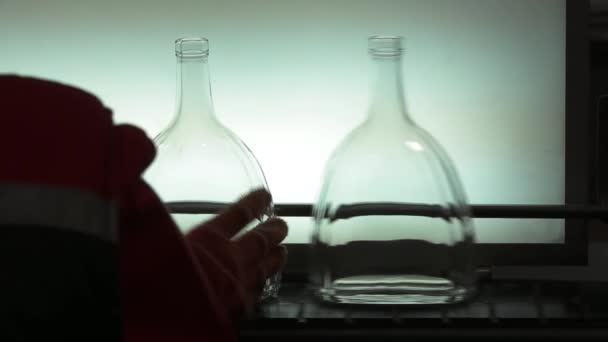 A vizsgált palackokban hiánya — Stock videók