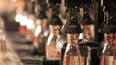 Şişe üretim tesisi yakın çekim