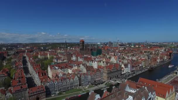 Luchtfoto van Gdansk above, Polen — Stockvideo