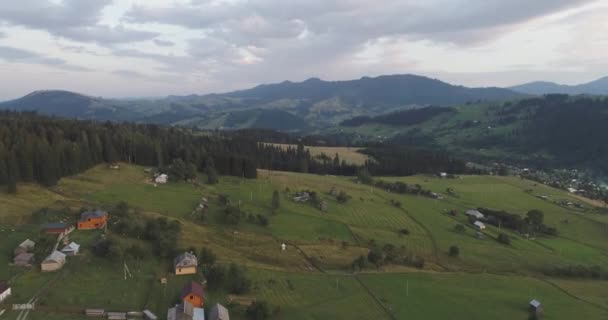 Aerografía de las Montañas Cárpatas — Vídeo de stock