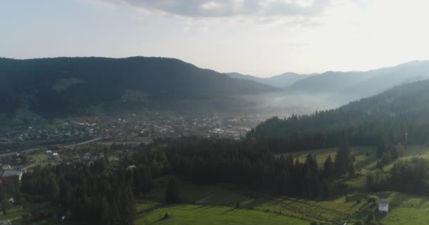 Panorama de Verkhovyna par une merveilleuse journée ensoleillée — Video