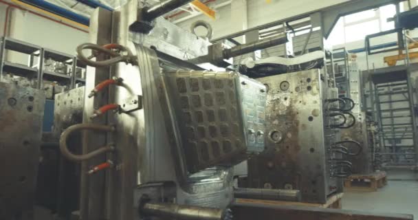 Big storage injection mold — Stock Video