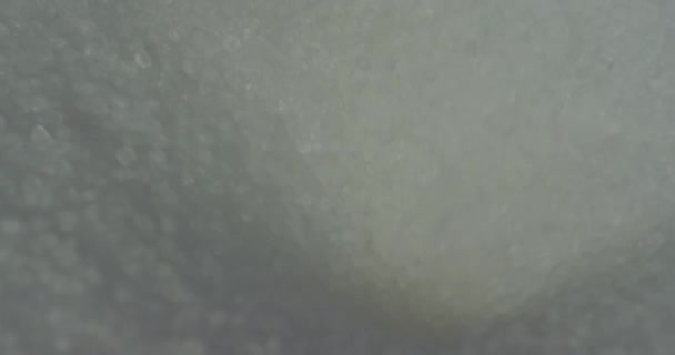 Beyaz plastik topaklar emme makinesi — Stok video