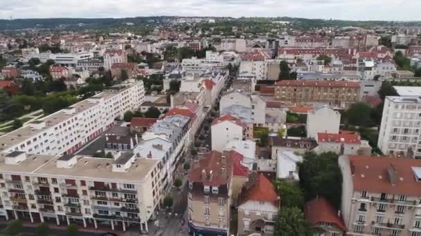 Luchtfoto van het gebied in de buitenwijken van Parijs — Stockvideo