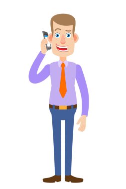 İş adamı cep telefonuyla konuşuyor.