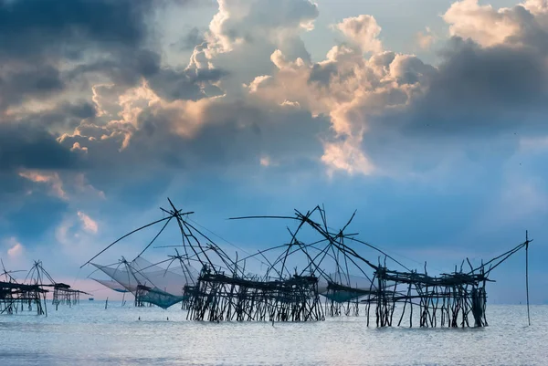 Тайська риболовля сіток, рибальські снасті — стокове фото