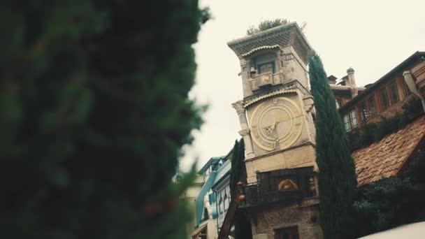 Casa con orologio — Video Stock