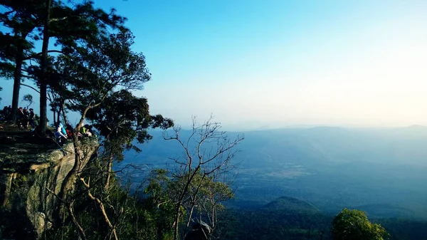 Vista do penhasco da montanha de phukradung — Fotografia de Stock