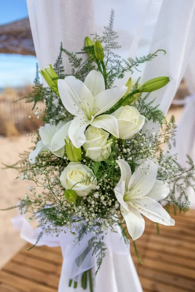 Bouquet Arco Nuziale Gli Sposi Primo Piano — Foto Stock