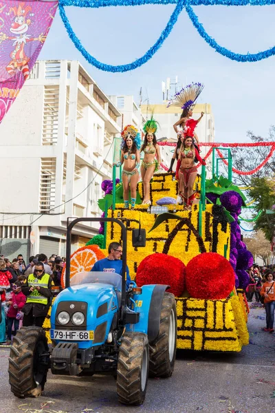Loule Portugalia Luty 2016 Wesoła Parada Karnawałowa Loule Algarve Portugalia — Zdjęcie stockowe