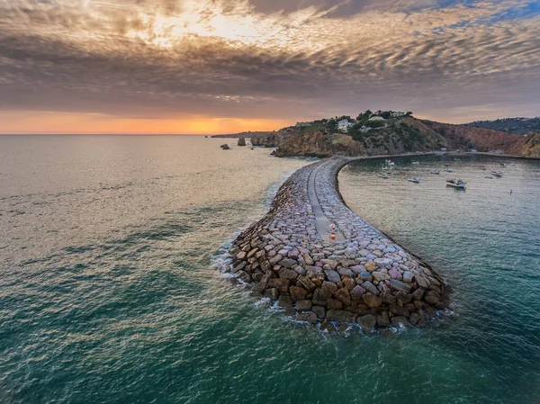 Havadan Gün Batımında Deniz Manzaralı Dalgalar Marina Albufeira Portekiz Limanı — Stok fotoğraf