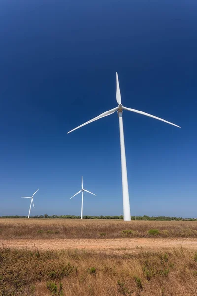 Stanice Větrného Generátoru Proti Modré Obloze Portugalsko Algarve — Stock fotografie