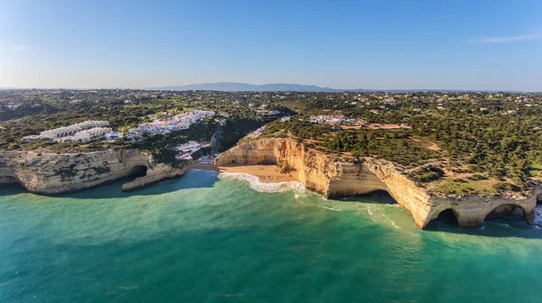 Benagils Strand Och Fiskehamn Filmas Från Himlen Algarve Portugal — Stockfoto