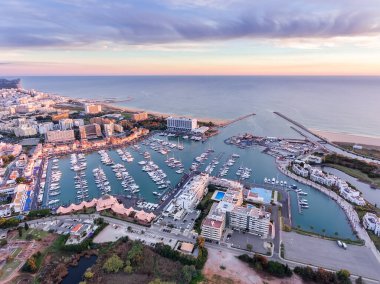 Havadan. Gökyüzünden manzara, bir turist köyü Vilamoura. Faro
