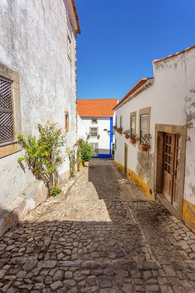 Historyczna Portugalska Wioska Obidos Wąskie Uliczki Brukowcem — Zdjęcie stockowe